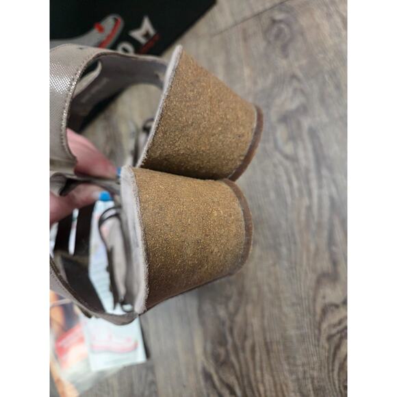 Mephisto Minoa Liz Camel Beige Shimmer Wedge Sandals US Size 12 - Picture 6 of 10